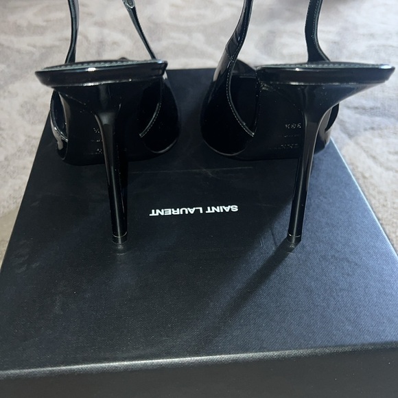 Heels - Picture 4 of 5